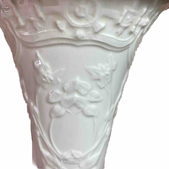 VTG Embossed Ceramic And Brass Leviton Table Lamp Fleur De Lis Vines Medallion - Picture 11 of 16